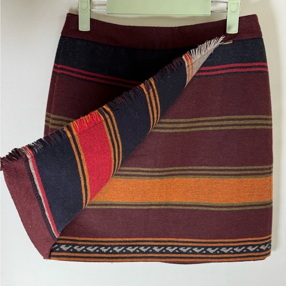 Loft fabric wrap skirt • Women’s size 0 - Picture 2 of 7